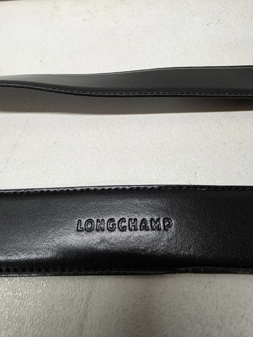 Longchamp Mens Black Leather Belt Silver Tone Plaque Buckle 42